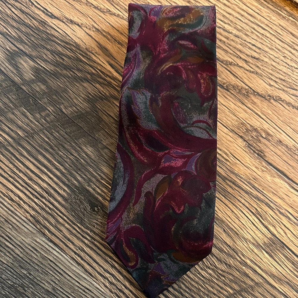 Mens vintage silk paisley tie